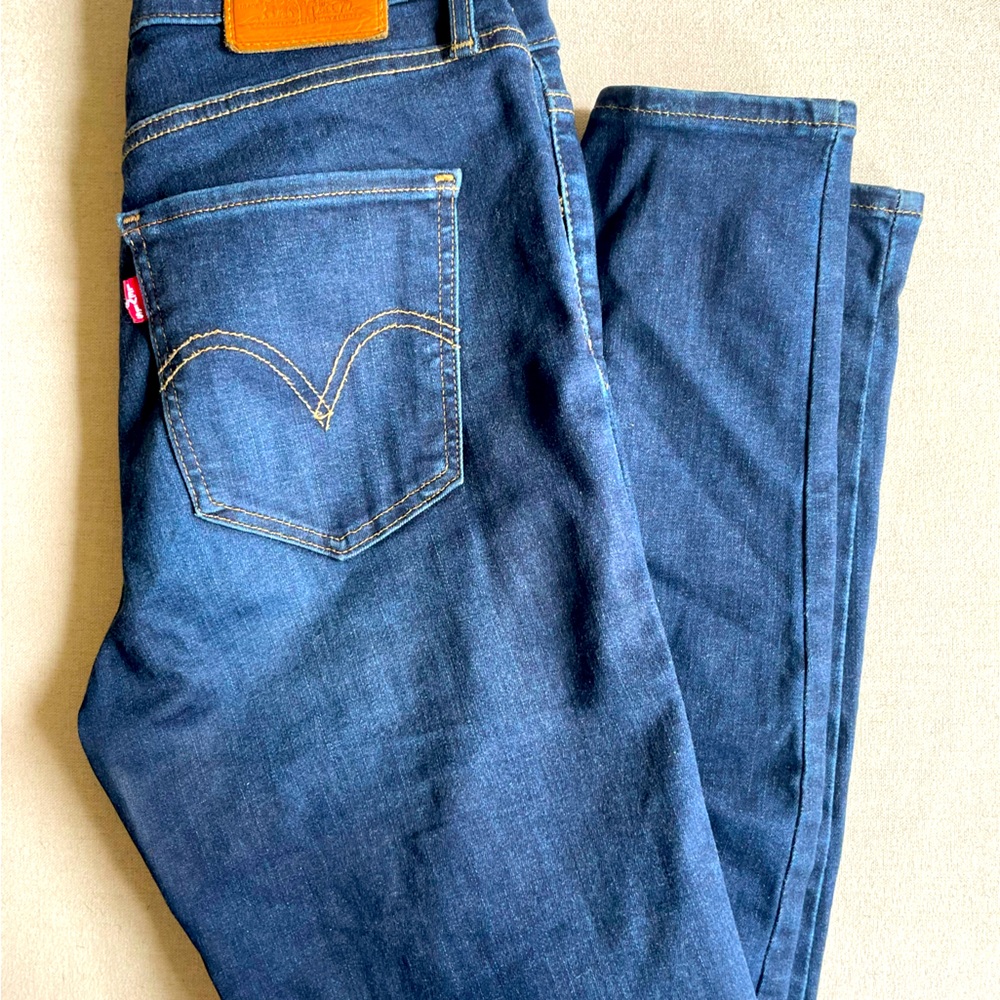 LEVI mile high skinny jeans sz 28